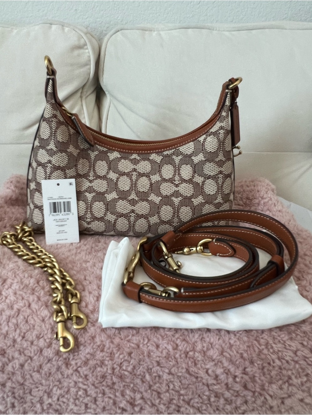 Coach Juliet 25 in Signature Jacquard